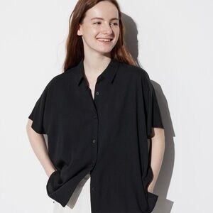 Uniqlo black rayon/linen blend button up XL